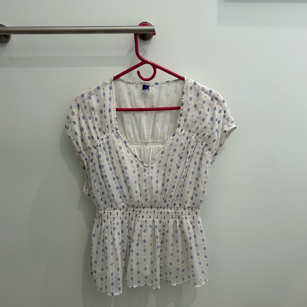 Old Navy Women’s Medium White and Blue Geo Print Smock Waist Blouse